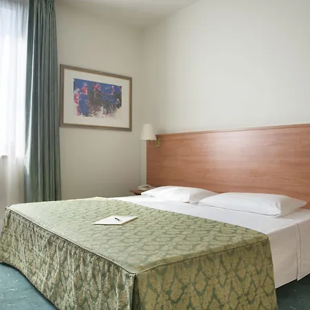 Re Hotel 3*
