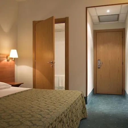 Re Hotel 3*
